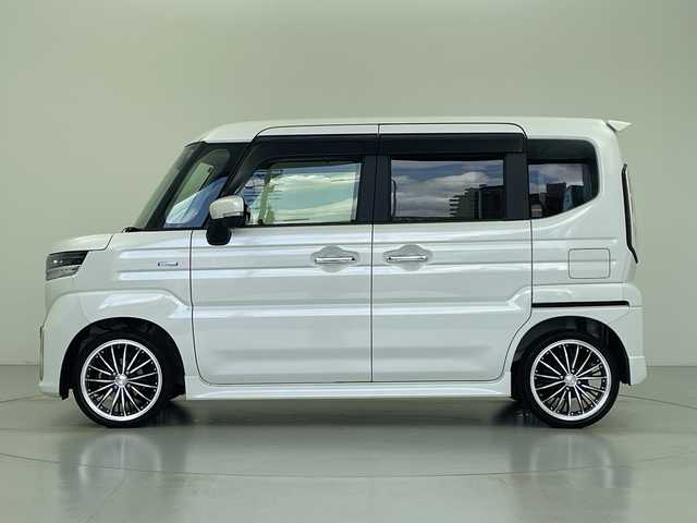 スズキ スペーシア カスタム HYBRID XS ターボ 愛知県 2024(令6)年 1万km ピュアホワイトP 9インチメーカーナビ/(Bluetooth/フルセグ/AppelCarplay)/スズキセーフティーサポート/・アダプティブクルーズコントロール/・全方位カメラ/・レーンキープアシスト/・誤発進抑制機能/4WD/衝突軽減ブレーキ/標識認識/ヘッドアップディスプレイ/両側電動スライドドア/LEDオートライト/前後ドライブレコーダー/オートハイビーム/フォグ/ハーフレザーシート/シートヒーター/ステアリングヒーター/パドルシフト/電動パーキング/ブレーキホールド/USB