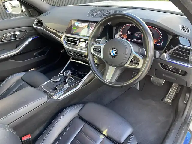 ＢＭＷ ３２０ｉ Mスポーツ 福岡県 2019(令1)年 4.2万km アルピンホワイトⅢ インテリジェントセーフティ/アダプティブクルーズコントロール/ブラインドスポットモニター/レーンキープアシスト/ハイラインパッケージ/黒革シート/前席シートヒーター/純正ナビ/Ａｐｐｌｅｃａｒｐｌａｙ　/全方位カメラ/Bluetooth/パワーバックドア　/LEDヘッドライト/オートハイビーム/純正18インチアルミホイール/ミラー一体型ETC
