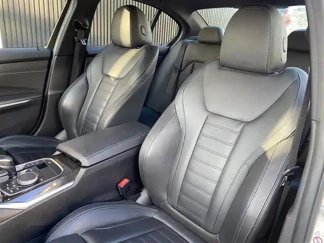 ＢＭＷ ３２０ｉ Mスポーツ 福岡県 2019(令1)年 4.2万km アルピンホワイトⅢ インテリジェントセーフティ/アダプティブクルーズコントロール/ブラインドスポットモニター/レーンキープアシスト/ハイラインパッケージ/黒革シート/前席シートヒーター/純正ナビ/Ａｐｐｌｅｃａｒｐｌａｙ　/全方位カメラ/Bluetooth/パワーバックドア　/LEDヘッドライト/オートハイビーム/純正18インチアルミホイール/ミラー一体型ETC