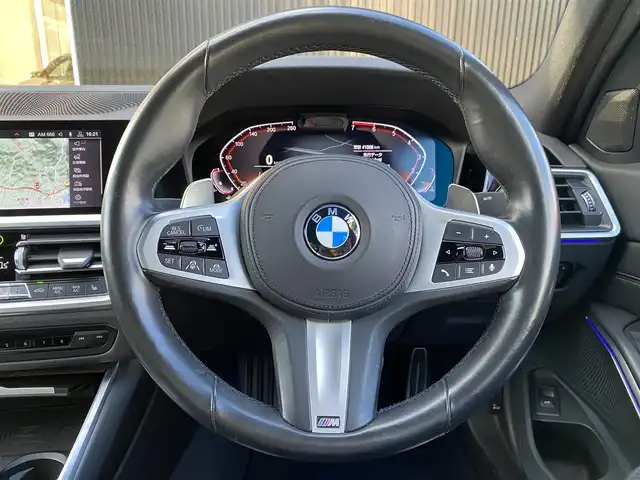 ＢＭＷ ３２０ｉ Mスポーツ 福岡県 2019(令1)年 4.2万km アルピンホワイトⅢ インテリジェントセーフティ/アダプティブクルーズコントロール/ブラインドスポットモニター/レーンキープアシスト/ハイラインパッケージ/黒革シート/前席シートヒーター/純正ナビ/Ａｐｐｌｅｃａｒｐｌａｙ　/全方位カメラ/Bluetooth/パワーバックドア　/LEDヘッドライト/オートハイビーム/純正18インチアルミホイール/ミラー一体型ETC