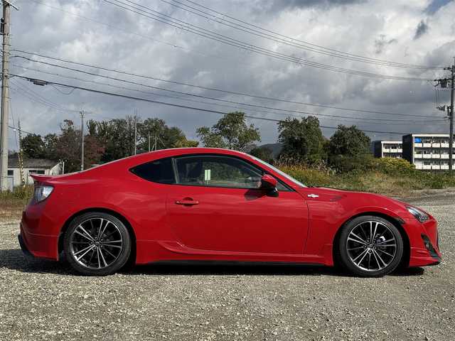 トヨタ ８６ GT 兵庫県 2014(平26)年 5.8万km ライトニングレッド HKSスーパーエキゾーストシステム/(エキゾーストマニホールド＆ハイパワースペックLマフラー)/VALENTIヘッドライト/TRDエアロ(F/S/RU)/D2ジャパンサスペンション/社外ナビ/フルセグTV/バックカメラ/純正18インチAW