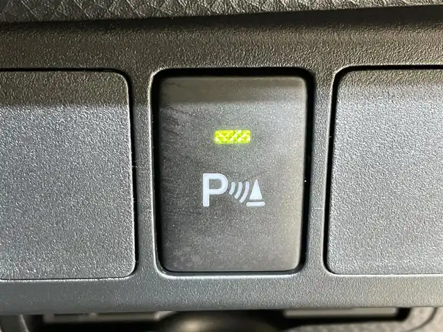 トヨタ ルーミー カスタムG 岩手県 2025(令7)年 0.3万km ファイアークォーツレッドM ワンオーナー/４WD/パノラミックビューモニター/両側パワースライドドア/スマートアシスト/衝突回避支援ブレーキ/レーンアシスト/アダプティブクルーズコントロール/ブレーキ制御付き誤発進抑制機能/先行車発信お知らせ機能/標識認識機能/アダプティブドライビングビーム/コーナーセンサー/横滑り防止装置/アイドリングストップ/ロールサンシェード/純正ディスプレイオーディオ/フルセグTV/AppleCarPlay・AndroidAuto/ETC2.0/ドライブレコーダー/LEDヘッドランプ/純正14インチアルミホイール