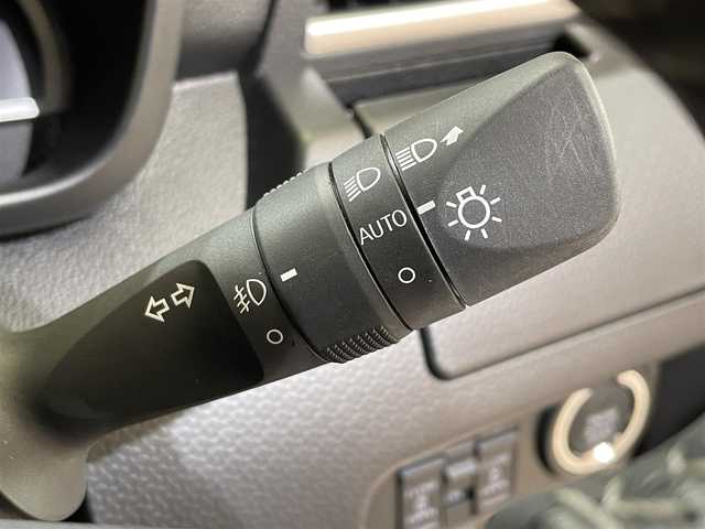 トヨタ ルーミー カスタムG 岩手県 2025(令7)年 0.3万km ファイアークォーツレッドM ワンオーナー/４WD/パノラミックビューモニター/両側パワースライドドア/スマートアシスト/衝突回避支援ブレーキ/レーンアシスト/アダプティブクルーズコントロール/ブレーキ制御付き誤発進抑制機能/先行車発信お知らせ機能/標識認識機能/アダプティブドライビングビーム/コーナーセンサー/横滑り防止装置/アイドリングストップ/ロールサンシェード/純正ディスプレイオーディオ/フルセグTV/AppleCarPlay・AndroidAuto/ETC2.0/ドライブレコーダー/LEDヘッドランプ/純正14インチアルミホイール