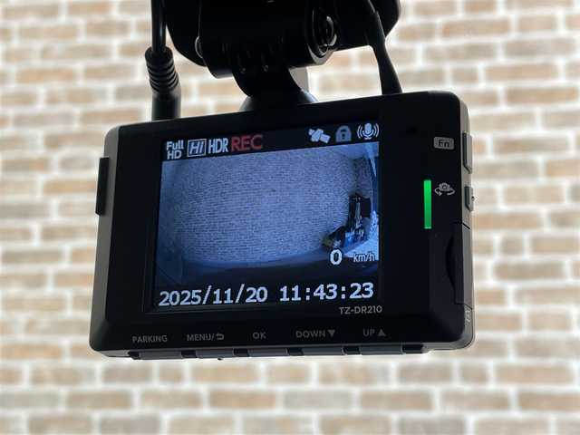 トヨタ ルーミー カスタムG 岩手県 2025(令7)年 0.3万km ファイアークォーツレッドM ワンオーナー/４WD/パノラミックビューモニター/両側パワースライドドア/スマートアシスト/衝突回避支援ブレーキ/レーンアシスト/アダプティブクルーズコントロール/ブレーキ制御付き誤発進抑制機能/先行車発信お知らせ機能/標識認識機能/アダプティブドライビングビーム/コーナーセンサー/横滑り防止装置/アイドリングストップ/ロールサンシェード/純正ディスプレイオーディオ/フルセグTV/AppleCarPlay・AndroidAuto/ETC2.0/ドライブレコーダー/LEDヘッドランプ/純正14インチアルミホイール