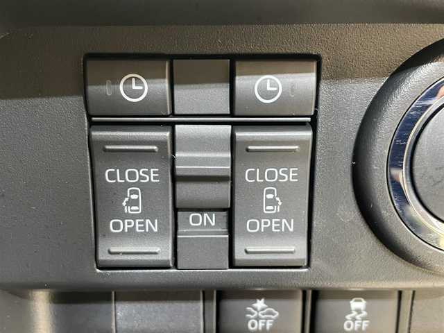 トヨタ ルーミー カスタムG 岩手県 2025(令7)年 0.3万km ファイアークォーツレッドM ワンオーナー/４WD/パノラミックビューモニター/両側パワースライドドア/スマートアシスト/衝突回避支援ブレーキ/レーンアシスト/アダプティブクルーズコントロール/ブレーキ制御付き誤発進抑制機能/先行車発信お知らせ機能/標識認識機能/アダプティブドライビングビーム/コーナーセンサー/横滑り防止装置/アイドリングストップ/ロールサンシェード/純正ディスプレイオーディオ/フルセグTV/AppleCarPlay・AndroidAuto/ETC2.0/ドライブレコーダー/LEDヘッドランプ/純正14インチアルミホイール