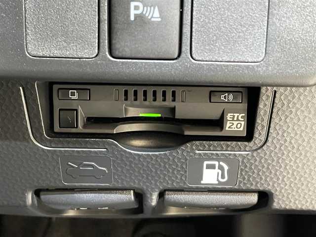 トヨタ ルーミー カスタムG 岩手県 2025(令7)年 0.3万km ファイアークォーツレッドM ワンオーナー/４WD/パノラミックビューモニター/両側パワースライドドア/スマートアシスト/衝突回避支援ブレーキ/レーンアシスト/アダプティブクルーズコントロール/ブレーキ制御付き誤発進抑制機能/先行車発信お知らせ機能/標識認識機能/アダプティブドライビングビーム/コーナーセンサー/横滑り防止装置/アイドリングストップ/ロールサンシェード/純正ディスプレイオーディオ/フルセグTV/AppleCarPlay・AndroidAuto/ETC2.0/ドライブレコーダー/LEDヘッドランプ/純正14インチアルミホイール