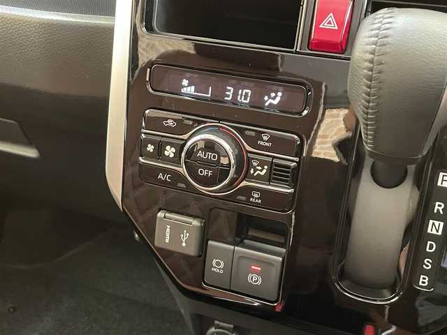 トヨタ ルーミー カスタムG 岩手県 2025(令7)年 0.3万km ファイアークォーツレッドM ワンオーナー/４WD/パノラミックビューモニター/両側パワースライドドア/スマートアシスト/衝突回避支援ブレーキ/レーンアシスト/アダプティブクルーズコントロール/ブレーキ制御付き誤発進抑制機能/先行車発信お知らせ機能/標識認識機能/アダプティブドライビングビーム/コーナーセンサー/横滑り防止装置/アイドリングストップ/ロールサンシェード/純正ディスプレイオーディオ/フルセグTV/AppleCarPlay・AndroidAuto/ETC2.0/ドライブレコーダー/LEDヘッドランプ/純正14インチアルミホイール