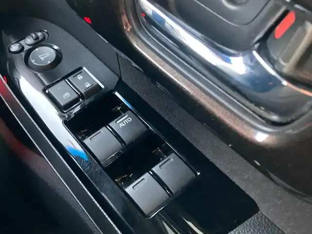 ホンダ Ｎ ＢＯＸ カスタム G L ホンダセンシング 福岡県 2018(平30)年 7.2万km シャイニンググレーM クルーズコントロール/車線逸脱防止支援システム/衝突軽減ブレーキ/両側パワースライドドア/純正Gathersナビ/フルセグTV/Bluetoothオーディオ/バックカメラ/ETC/純正フロアマット/プッシュスタートボタン/スマートキー