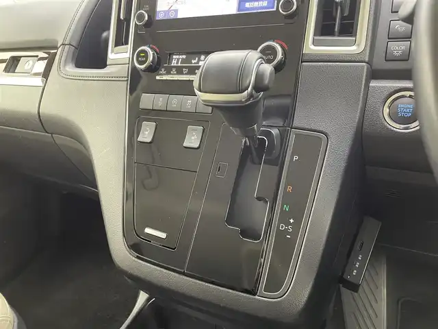 トヨタ グランエース プレミアム 宮城県 2020(令2)年 4.9万km ブラック 純正ナビ/全周囲カメラ/デジタルインナーミラー/ＢＳＭ/ＲＣＴＡ/追従クルーズコントロール/クリアランスソナー/ベージュ革シート/両側パワースライドドア/シートヒーター/前席パワーシート/ＥＴＣ/禁煙車