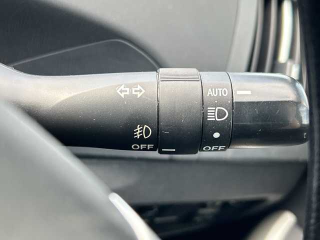 トヨタ プリウス S 鹿児島県 2013(平25)年 3.9万km ライトパープルマイカ ドライブレコーダー/純正ナビ/TV/バックカメラ/ワンオーナー/プッシュスタート/スマートキー/スペアキー/Bluetooth接続/横滑り防止装置/カーテンエアバッグ/LEDヘッドライト