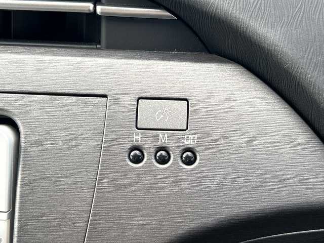 トヨタ プリウス S 鹿児島県 2013(平25)年 3.9万km ライトパープルマイカ ドライブレコーダー/純正ナビ/TV/バックカメラ/ワンオーナー/プッシュスタート/スマートキー/スペアキー/Bluetooth接続/横滑り防止装置/カーテンエアバッグ/LEDヘッドライト