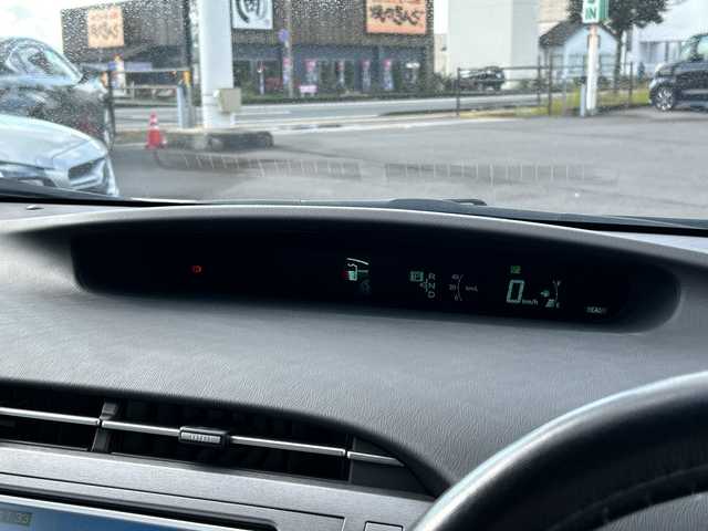 トヨタ プリウス S 鹿児島県 2013(平25)年 3.9万km ライトパープルマイカ ドライブレコーダー/純正ナビ/TV/バックカメラ/ワンオーナー/プッシュスタート/スマートキー/スペアキー/Bluetooth接続/横滑り防止装置/カーテンエアバッグ/LEDヘッドライト