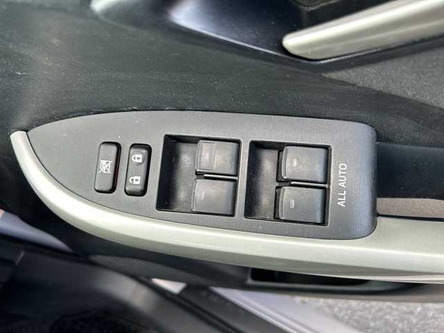 トヨタ プリウス S 鹿児島県 2013(平25)年 3.9万km ライトパープルマイカ ドライブレコーダー/純正ナビ/TV/バックカメラ/ワンオーナー/プッシュスタート/スマートキー/スペアキー/Bluetooth接続/横滑り防止装置/カーテンエアバッグ/LEDヘッドライト