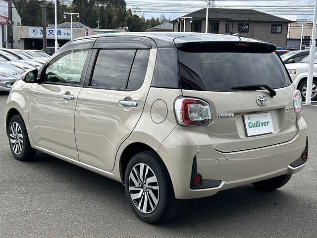 トヨタ パッソ モーダ　チャーム 静岡県 2023(令5)年 2.1万km ブラックマイカメタリック/パウダリーベージュメタリック 2トーン 社外ＳＤナビ/全方位カメラ/前後ドライブレコーダー/ビルトインＥＴＣ/プッシュスタート/純正１４インチアルミホイール/純正フロアマット/電動格納ミラー/ドアバイザー/ベンチシート/アイドリングストップ/LEDオートライト/AAC/ABS/衝突被害軽減システム/横滑り防止装置/オートマチックハイビーム