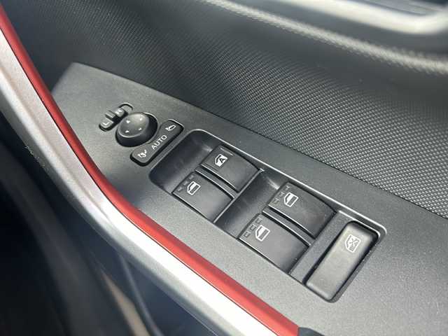 トヨタ ライズ Z 石川県 2022(令4)年 1.4万km ナチュラルベージュマイカM ワンオーナー/スマートアシスト/・衝突回避支援ブレーキ機能/・アダプティブドライビングビーム/・アダプティブクルーズコントロール/・コーナーセンサー/・サイドビューランプ/・レーンキープコントロール/ディスプレイオーディオパッケージ/・9インチディスプレイオーディオ/【Bluetooth・AppleCarplay・フルセグTV・HDMI】/・ステアリングスイッチ/・バックカメラ/前後ドライブレコーダー/前席シートヒーター/横滑り防止機能/ステアリングスイッチ/LEDへッドライト/・LEDフォグランプ/・オートライト/・オートハイビーム/スマートキー/・スペアキー/・プッシュスタート/電動格納ミラー/純正ドアバイザー/新車時保証書/取扱説明書/社外スタッドレスタイヤ車載