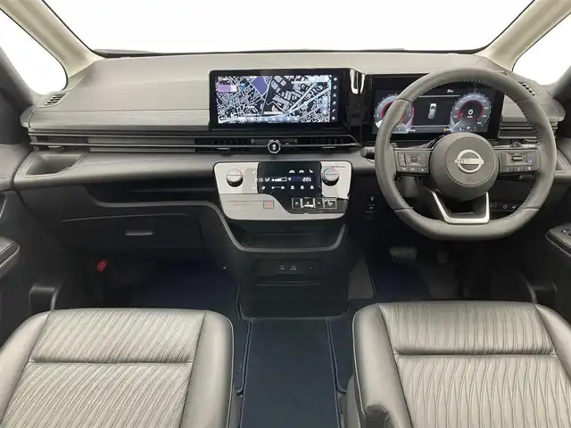 日産 セレナ オーテック 愛知県 2024(令6)年 0.9万km プリズムホワイト 純正１２．３型ナビ　日産コネクトナビゲーションシステム　フルセグＴＶ　ＨＤＭＩ　プロパイロット　全方位カメラ　ワイヤレス充電　前後シートヒーター　ステアリングヒーター　360度セーフティアシスト　エマージェンシーブレーキ　オーテックシート　ＬＥＤオートライト　衝突軽減　前後ドラレコ　ハンズフリー両側パワスラ　フォグランプ　コーナーセンサー　禁煙車