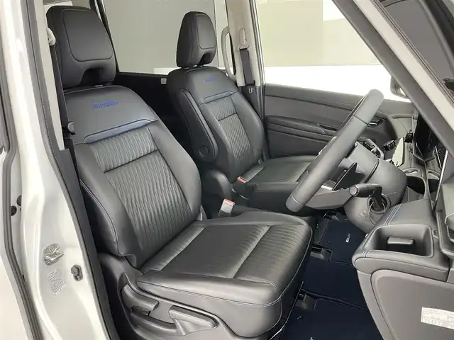 日産 セレナ オーテック 愛知県 2024(令6)年 0.9万km プリズムホワイト 純正１２．３型ナビ　日産コネクトナビゲーションシステム　フルセグＴＶ　ＨＤＭＩ　プロパイロット　全方位カメラ　ワイヤレス充電　前後シートヒーター　ステアリングヒーター　360度セーフティアシスト　エマージェンシーブレーキ　オーテックシート　ＬＥＤオートライト　衝突軽減　前後ドラレコ　ハンズフリー両側パワスラ　フォグランプ　コーナーセンサー　禁煙車