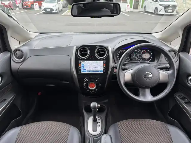 日産 ノート メダリスト エマージェンシーB 千葉県 2014(平26)年 5.1万km オーロラモーヴ エマージェンシーブレーキパッケージ/レーンキープアシスト/純正SDナビ/フルセグTV/バック&全方位カメラ/Bluetooth/コーナーセンサー/アイドリングストップ/ETC/ハーフレザーシート/社外14インチAW/スマートキー