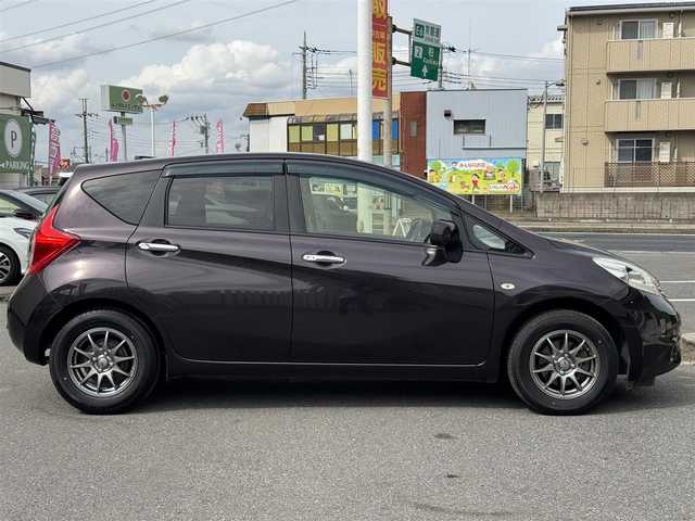 日産 ノート メダリスト エマージェンシーB 千葉県 2014(平26)年 5.1万km オーロラモーヴ エマージェンシーブレーキパッケージ/レーンキープアシスト/純正SDナビ/フルセグTV/バック&全方位カメラ/Bluetooth/コーナーセンサー/アイドリングストップ/ETC/ハーフレザーシート/社外14インチAW/スマートキー