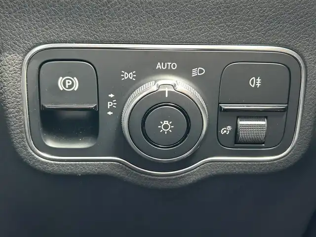 メルセデス・ベンツ Ｂ２００ｄ AMGライン 岡山県 2020(令2)年 5.9万km マウンテングレー 登録時走行距離58318キロ/純正メモリナビ/AM/FM/TV/Bluetooth/レーダーセーフティパッケージ/アクティブディスタンスアシスト・ディストロニック（自動再発信機能付）/・アクティブブレーキアシスト（歩行者/飛び出し機能付き）/アラウンドビューモニター/ブラインドスポットモニター/ヘッドアップディスプレイ/アイドリングストップ/レザーDINAMICAシート（レッドステッチ入）/シートヒーター（D＋N）/メモリー付きパワーシート/電動リアゲート/前後ドライブレコーダー/LEDヘッドライト/プッシュスタート/スマートキー/ETC2.0