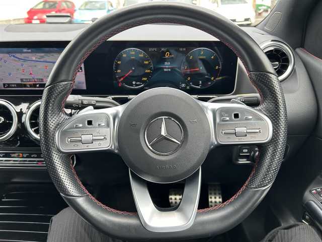 メルセデス・ベンツ Ｂ２００ｄ AMGライン 岡山県 2020(令2)年 5.9万km マウンテングレー 登録時走行距離58318キロ/純正メモリナビ/AM/FM/TV/Bluetooth/レーダーセーフティパッケージ/アクティブディスタンスアシスト・ディストロニック（自動再発信機能付）/・アクティブブレーキアシスト（歩行者/飛び出し機能付き）/アラウンドビューモニター/ブラインドスポットモニター/ヘッドアップディスプレイ/アイドリングストップ/レザーDINAMICAシート（レッドステッチ入）/シートヒーター（D＋N）/メモリー付きパワーシート/電動リアゲート/前後ドライブレコーダー/LEDヘッドライト/プッシュスタート/スマートキー/ETC2.0