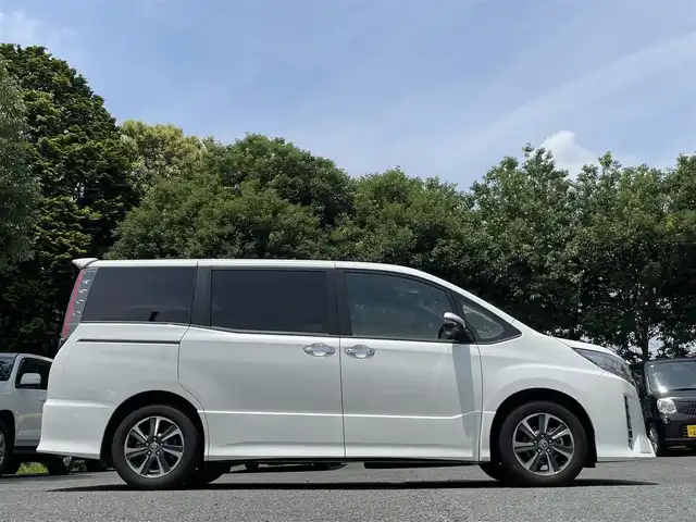 トヨタ ノア Si ダブルバイビーⅡ 東京都 2020(令2)年 2.3万km ホワイトパールクリスタルシャイン ワンオーナー/純正ナビ/フルセグTV/Bluetoothオーディオ/DVD再生/両側パワースライドドア/ETC/ドライブレコーダー(CA-XDR71GD)/LEDヘッドランプ/スマートキー/トヨタセーフティセンス/・プリクラッシュセーフティ/・レーンディパーチャーアラート/・オートマチックハイビーム