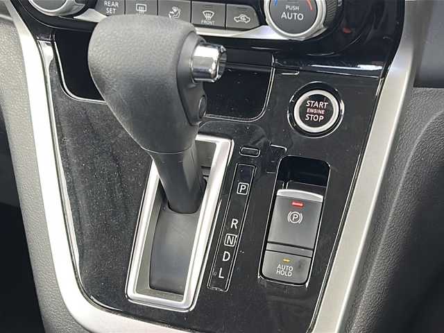 日産 セレナ ハイウェイスター Vセレクション 宮城県 2017(平29)年 7.8万km マルーンレッド 2トーン 両側パワースライドドア/アラウンドビューモニター/純正フリップダウンモニター/デジタルインナーミラー/プロパイロット/エマージェンシーブレーキ/レーンディパーチャーウォーニング/オートハイビーム/純正9型ナビ/・BT・CD・DVD・AUX・HDMI・USB/ビルドインETC/革巻きステアリング/ステアリングスイッチ/電動パーキングブレーキ/社外フロアマット/ロールサンシェード/シートバックテーブル/LEDヘッドライト/フォグライト/純正16インチアルミホイール/ハンズフリーオートスライドドア/横滑り防止装置/プッシュスタート/スマートキー