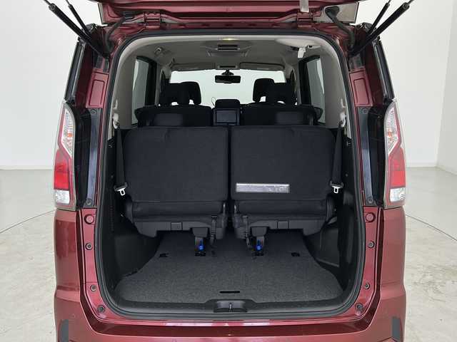 日産 セレナ ハイウェイスター Vセレクション 宮城県 2017(平29)年 7.8万km マルーンレッド 2トーン 両側パワースライドドア/アラウンドビューモニター/純正フリップダウンモニター/デジタルインナーミラー/プロパイロット/エマージェンシーブレーキ/レーンディパーチャーウォーニング/オートハイビーム/純正9型ナビ/・BT・CD・DVD・AUX・HDMI・USB/ビルドインETC/革巻きステアリング/ステアリングスイッチ/電動パーキングブレーキ/社外フロアマット/ロールサンシェード/シートバックテーブル/LEDヘッドライト/フォグライト/純正16インチアルミホイール/ハンズフリーオートスライドドア/横滑り防止装置/プッシュスタート/スマートキー