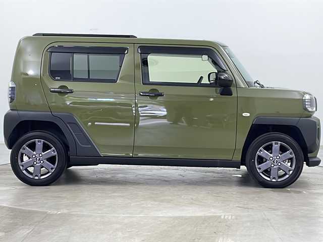 ダイハツ タフト G ダーククロムベンチャー 道央・札幌 2024(令6)年 0.7万km フォレストカーキメタリック ・９インチ純正ディスプレイオーディオ/・ＴＶ・ＢＴ・ＨＤＭＩ・ＡｐｐｌｅＣａｒＰｌａｙ・ＡｎｄｒｏｉｄＡｕｔｏ/・スマートアシスト/・衝突軽減ブレーキ/・先行車発進お知らせ機能/・車線逸脱警報/・標識認識機能/・ふらつき警報/・クリアランスソナー/・バックカメラ/・スカイルーフ/・電動パーキング/・ミラーヒーター/・ステアリングスイッチ/・ミラーヒーター/・ＰＷＲスイッチ/・オートライトマチックハイビーム/・ドアバイザー/・ＬＥＤヘッドライト・フォグ/・革巻きステアリング/・スマートキー/・スペアキー/・アイドリングストップ