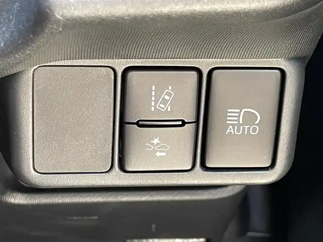 トヨタ アクア S スタイルブラック 香川県 2018(平30)年 5.2万km ホワイトパールクリスタルシャイン 登録時走行距離：51940ｋｍ/純正7型ナビゲーション/→フルセグTV/→CD/DVD再生/バックカメラ/ETC/前後コーナーセンサー/LEDオートライト/レベライザー/電動格納ウィンカー付きミラー/横滑り防止装置/衝突被害軽減装置/スマートキー/スペアキー