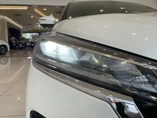 日産 キックス X ツートーンインテリアED 埼玉県 2020(令2)年 3.7万km ブリリアントホワイトパール プロパイロット/純正9インチナビ/ CD/DVD/BT/フルセグ/USB/アラウンドビューモニター/レーダークルーズコントロール/レーンキープアシスト/シートヒーター/ステアリングヒーター/オートブレーキホールド/デジタルインナーミラー/純正17インチアルミホイール/ETC/スマートキー×2/禁煙車
