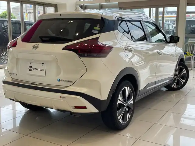 日産 キックス X ツートーンインテリアED 埼玉県 2020(令2)年 3.7万km ブリリアントホワイトパール プロパイロット/純正9インチナビ/ CD/DVD/BT/フルセグ/USB/アラウンドビューモニター/レーダークルーズコントロール/レーンキープアシスト/シートヒーター/ステアリングヒーター/オートブレーキホールド/デジタルインナーミラー/純正17インチアルミホイール/ETC/スマートキー×2/禁煙車