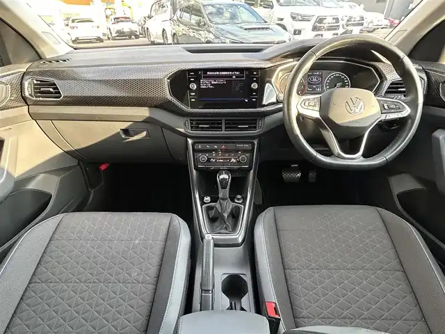 フォルクスワーゲン ＶＷ Ｔ－クロス TSI スタイル 愛知県 2021(令3)年 1.5万km ガンＭ ワンオーナー /スマートキー/プッシュスタート/純正ナビ/BT/バックカメラ/ビルトイン2.0ETC/純正17インチAW/アクティブクルーズコントロール/レーンキープアシスト/パーキングアシスト/クリアランスソナー /前後ドライブレコーダー/オートライト/純正フロアマット/ルーフレール/取説、保証書/スペアキー