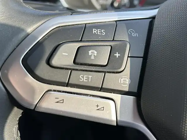 フォルクスワーゲン ＶＷ Ｔ－クロス TSI スタイル 愛知県 2021(令3)年 1.5万km ガンＭ ワンオーナー /スマートキー/プッシュスタート/純正ナビ/BT/バックカメラ/ビルトイン2.0ETC/純正17インチAW/アクティブクルーズコントロール/レーンキープアシスト/パーキングアシスト/クリアランスソナー /前後ドライブレコーダー/オートライト/純正フロアマット/ルーフレール/取説、保証書/スペアキー