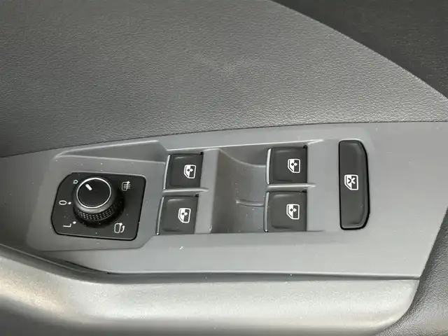 フォルクスワーゲン ＶＷ Ｔ－クロス TSI スタイル 愛知県 2021(令3)年 1.5万km ガンＭ ワンオーナー /スマートキー/プッシュスタート/純正ナビ/BT/バックカメラ/ビルトイン2.0ETC/純正17インチAW/アクティブクルーズコントロール/レーンキープアシスト/パーキングアシスト/クリアランスソナー /前後ドライブレコーダー/オートライト/純正フロアマット/ルーフレール/取説、保証書/スペアキー