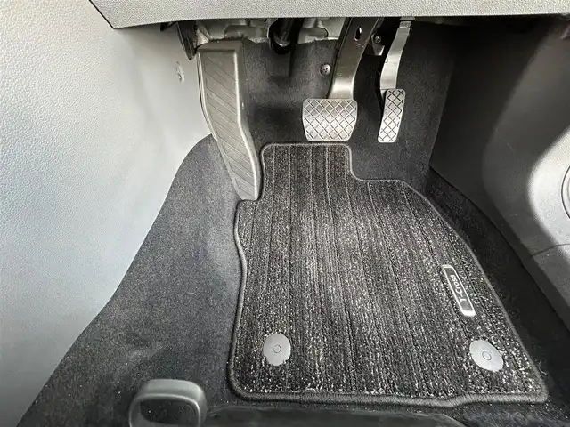 フォルクスワーゲン ＶＷ Ｔ－クロス TSI スタイル 愛知県 2021(令3)年 1.5万km ガンＭ ワンオーナー /スマートキー/プッシュスタート/純正ナビ/BT/バックカメラ/ビルトイン2.0ETC/純正17インチAW/アクティブクルーズコントロール/レーンキープアシスト/パーキングアシスト/クリアランスソナー /前後ドライブレコーダー/オートライト/純正フロアマット/ルーフレール/取説、保証書/スペアキー