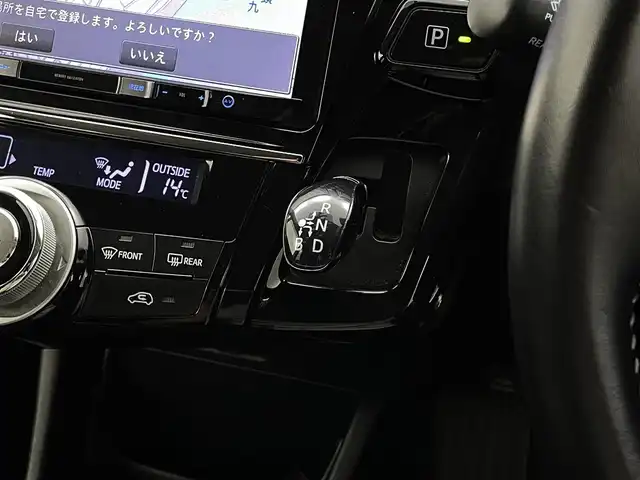 トヨタ プリウス α S ツーリングセレ GRスポーツ 福井県 2020(令2)年 5.2万km ホワイトパールクリスタルシャイン 社外９インチナビ/（CD/DVD/Bluetooth/USB/MSV/AM/FM）/バックカメラ/純正アルミホイール/ハーフレザーシート/純正フロアマット/ビルトインETC/AAC/プッシュスタート/スペアキー１本/LEDオートライト/フォグランプ/ウインカーミラー