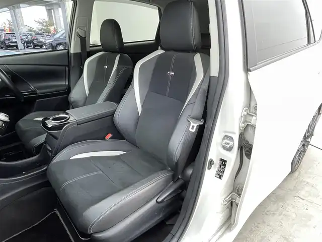 トヨタ プリウス α S ツーリングセレ GRスポーツ 福井県 2020(令2)年 5.2万km ホワイトパールクリスタルシャイン 社外９インチナビ/（CD/DVD/Bluetooth/USB/MSV/AM/FM）/バックカメラ/純正アルミホイール/ハーフレザーシート/純正フロアマット/ビルトインETC/AAC/プッシュスタート/スペアキー１本/LEDオートライト/フォグランプ/ウインカーミラー