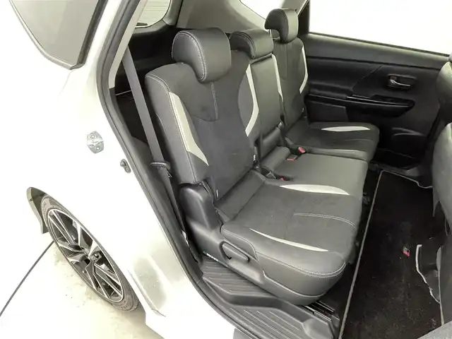 トヨタ プリウス α S ツーリングセレ GRスポーツ 福井県 2020(令2)年 5.2万km ホワイトパールクリスタルシャイン 社外９インチナビ/（CD/DVD/Bluetooth/USB/MSV/AM/FM）/バックカメラ/純正アルミホイール/ハーフレザーシート/純正フロアマット/ビルトインETC/AAC/プッシュスタート/スペアキー１本/LEDオートライト/フォグランプ/ウインカーミラー