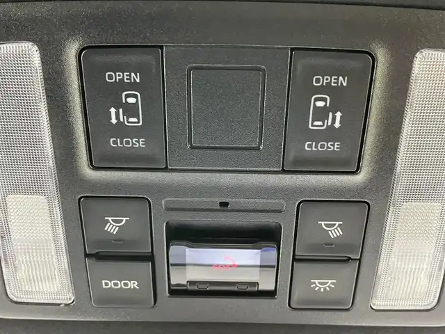 トヨタ ヴォクシー S－Z 岡山県 2022(令4)年 5.3万km グリッターブラックガラスフレーク 純正10.5インチディスプレイオーディオ/　【ナビ/DVD/BT/USB/Carplay/HDMI】/バックカメラ/両側パワースライドドア/追従型クルーズコントロール/オートハイビーム/LEDヘッドライト（AUTO機能付き）/ビルトインETC2.0/前席シートヒーター/衝突軽減ブレーキシステム/車線逸脱防止システム/横滑り防止装置/純正１７インチアルミ/コーナーセンサー（前後）/純正フロアマット/プッシュスタート/スマートキー×1/保証書/ナビ取扱説明書/取扱説明書