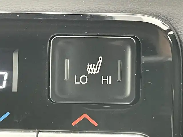 トヨタ ヴォクシー S－Z 岡山県 2022(令4)年 5.3万km グリッターブラックガラスフレーク 純正10.5インチディスプレイオーディオ/　【ナビ/DVD/BT/USB/Carplay/HDMI】/バックカメラ/両側パワースライドドア/追従型クルーズコントロール/オートハイビーム/LEDヘッドライト（AUTO機能付き）/ビルトインETC2.0/前席シートヒーター/衝突軽減ブレーキシステム/車線逸脱防止システム/横滑り防止装置/純正１７インチアルミ/コーナーセンサー（前後）/純正フロアマット/プッシュスタート/スマートキー×1/保証書/ナビ取扱説明書/取扱説明書