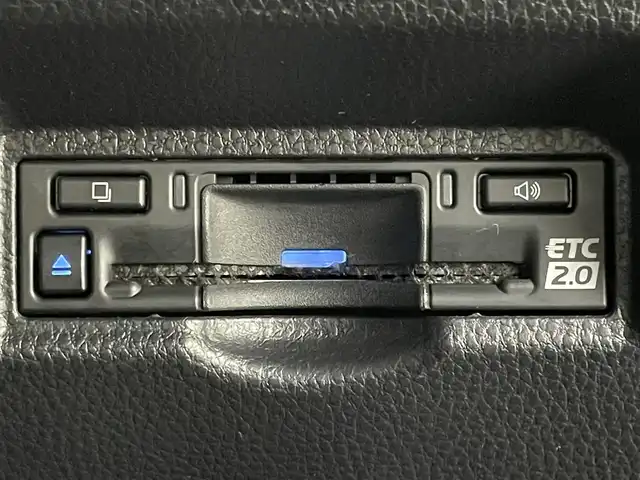 トヨタ ヴォクシー S－Z 岡山県 2022(令4)年 5.3万km グリッターブラックガラスフレーク 純正10.5インチディスプレイオーディオ/　【ナビ/DVD/BT/USB/Carplay/HDMI】/バックカメラ/両側パワースライドドア/追従型クルーズコントロール/オートハイビーム/LEDヘッドライト（AUTO機能付き）/ビルトインETC2.0/前席シートヒーター/衝突軽減ブレーキシステム/車線逸脱防止システム/横滑り防止装置/純正１７インチアルミ/コーナーセンサー（前後）/純正フロアマット/プッシュスタート/スマートキー×1/保証書/ナビ取扱説明書/取扱説明書