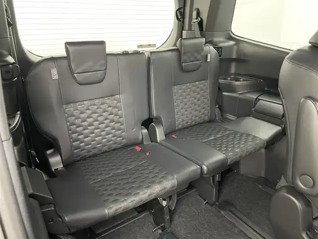 トヨタ ヴォクシー S－Z 岡山県 2022(令4)年 5.3万km グリッターブラックガラスフレーク 純正10.5インチディスプレイオーディオ/　【ナビ/DVD/BT/USB/Carplay/HDMI】/バックカメラ/両側パワースライドドア/追従型クルーズコントロール/オートハイビーム/LEDヘッドライト（AUTO機能付き）/ビルトインETC2.0/前席シートヒーター/衝突軽減ブレーキシステム/車線逸脱防止システム/横滑り防止装置/純正１７インチアルミ/コーナーセンサー（前後）/純正フロアマット/プッシュスタート/スマートキー×1/保証書/ナビ取扱説明書/取扱説明書