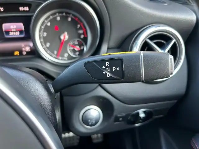 メルセデス・ベンツ ＣＬＡ１８０ Sブレイク　スポーツ 石川県 2017(平29)年 3.5万km 白 純正HDDナビ/　Bluetooth・AM/FM・CD・DVD・USB・AUX/フルセグTV/バックカメラ/ETC2.0/純正ドライブレコーダー/パワーシート（D+N席）/シートメモリー/シートヒーター（D+N席）/アンチロック・ブレーキ・システム/衝突被害軽減システム/横滑り防止装置/前後コーナーセンサー/レーンキープアシスト/盗難防止装置/パーキングアシスト/アイドリングストップ/エアバッグ（W+サイド）/カーテンエアバッグ/純正アルミホイール/スマートキー