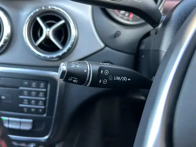 メルセデス・ベンツ ＣＬＡ１８０ Sブレイク　スポーツ 石川県 2017(平29)年 3.5万km 白 純正HDDナビ/　Bluetooth・AM/FM・CD・DVD・USB・AUX/フルセグTV/バックカメラ/ETC2.0/純正ドライブレコーダー/パワーシート（D+N席）/シートメモリー/シートヒーター（D+N席）/アンチロック・ブレーキ・システム/衝突被害軽減システム/横滑り防止装置/前後コーナーセンサー/レーンキープアシスト/盗難防止装置/パーキングアシスト/アイドリングストップ/エアバッグ（W+サイド）/カーテンエアバッグ/純正アルミホイール/スマートキー