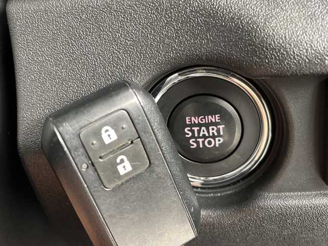 スズキ ジムニー シエラ JC 愛知県 2023(令5)年 1.3万km シルキーシルバーメタリック 純正ナビ　SDカードなし/クルーズコントロール/シートヒーター/純正アルミホイール/LEDヘッドライト/オートマチックハイビーム/ドライブレコーダー/衝突軽減システム/フルセグ/CD DVD/Bluetooth/ステアリングスイッチ/スマートキー/プッシュスタート