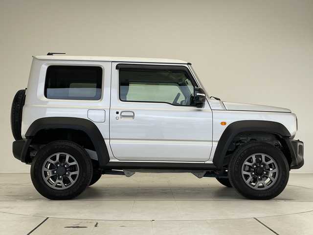 スズキ ジムニー シエラ JC 愛知県 2023(令5)年 1.3万km シルキーシルバーメタリック 純正ナビ　SDカードなし/クルーズコントロール/シートヒーター/純正アルミホイール/LEDヘッドライト/オートマチックハイビーム/ドライブレコーダー/衝突軽減システム/フルセグ/CD DVD/Bluetooth/ステアリングスイッチ/スマートキー/プッシュスタート