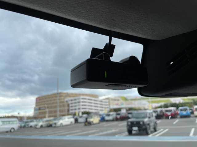 スズキ ジムニー シエラ JC 愛知県 2023(令5)年 1.3万km シルキーシルバーメタリック 純正ナビ　SDカードなし/クルーズコントロール/シートヒーター/純正アルミホイール/LEDヘッドライト/オートマチックハイビーム/ドライブレコーダー/衝突軽減システム/フルセグ/CD DVD/Bluetooth/ステアリングスイッチ/スマートキー/プッシュスタート