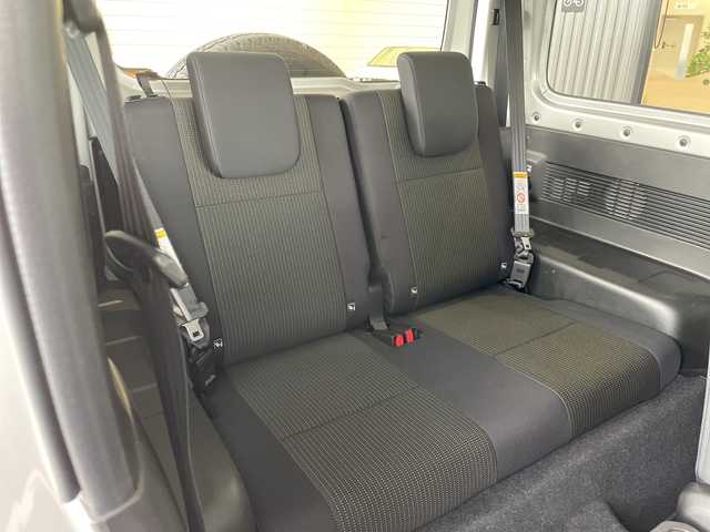 スズキ ジムニー シエラ JC 愛知県 2023(令5)年 1.3万km シルキーシルバーメタリック 純正ナビ　SDカードなし/クルーズコントロール/シートヒーター/純正アルミホイール/LEDヘッドライト/オートマチックハイビーム/ドライブレコーダー/衝突軽減システム/フルセグ/CD DVD/Bluetooth/ステアリングスイッチ/スマートキー/プッシュスタート