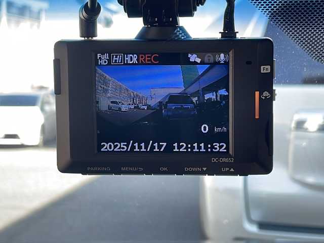 レクサス ＥＳ 300h バージョンL 愛知県 2021(令3)年 4.6万km グラファイトブラックガラスフレーク ワンオーナー/サンルーフ/純正メモリナビ/フルセグ・Bluetooth・CD・DVD・SD・USB・AUX/前後ドライブレコーダー/パノラミックビューモニター/ブラインドスポットモニター/ヘッドアップディスプレイ/プリクラッシュセーフティー/レーダークルーズコントロール/ロードトレーシングアシスト/ロードサインアシスト/パーキングサポートアラーム/クリアランスソナー/先行車発進お知らせ/タイヤ空気圧警報システム/三眼LEDヘッドライト/AC100V/電動リアゲート/電動パーキングブレーキ/LEDヘッドライト/オートハイビーム/電動リアサンシェード/D.N席エアーシート/全席シートヒーター/D・N席メモリ付きパワーシート/全席パワーシート/ウッドコンビ革巻きステアリング/ステアリングヒーター/ステアリングスイッチ/パドルシフト/ビルトインETC2.0/純正フロアマット/ISOFIX/コムテック製レーダー探知機/保証書/スペアキー（スマートキー・カードキー×１）/取扱説明書/ディーラー整備記録簿R6